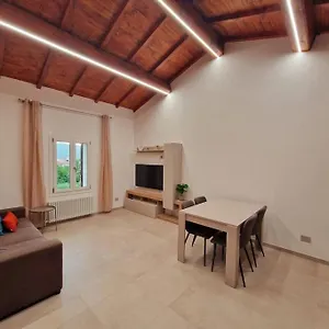 https://appartamento-ombra.it-tuscanyhotel.com